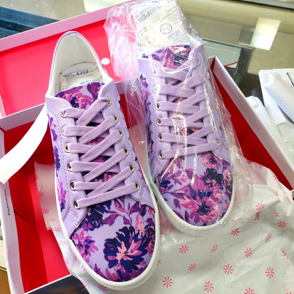 Issac Mizraih sz 8.5 women's lavender sneakers